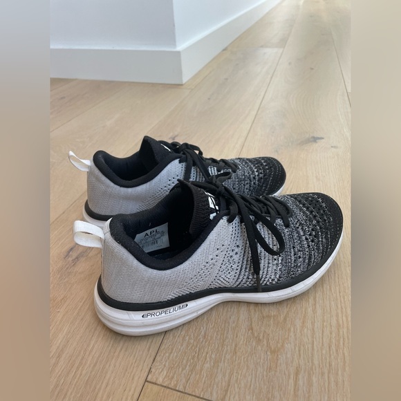 APL Techloom Womens Sneakers - Picture 3 of 6